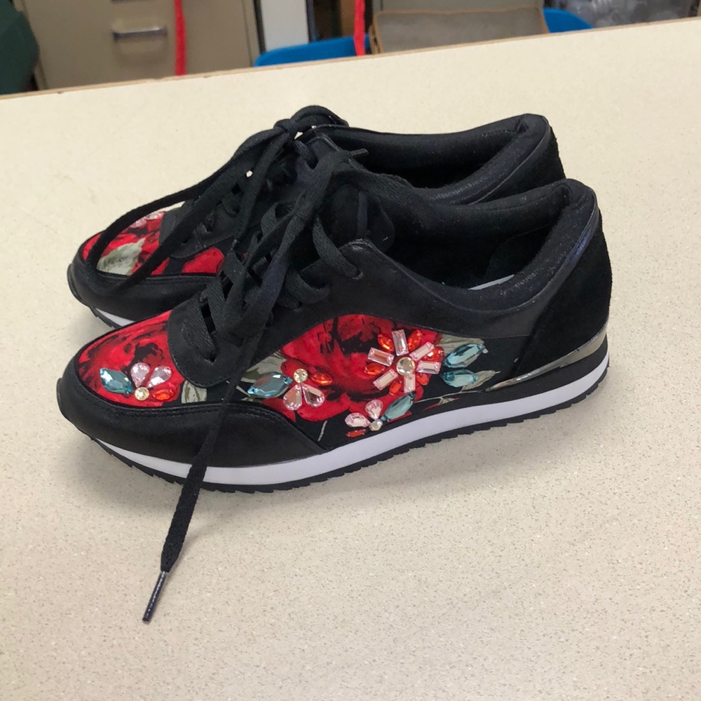 Mellow Mat Fashion tennies